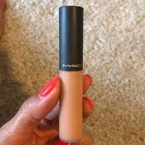 Authentic MAC, Brand New, Never Used Concelaer